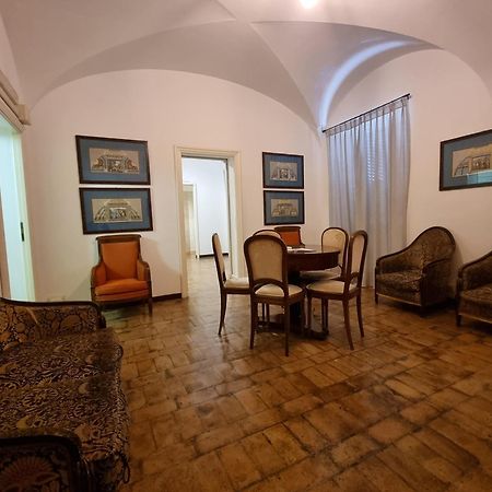Luxury 2 Bedroom Apartment In The Heart Of Roma Bagian luar foto